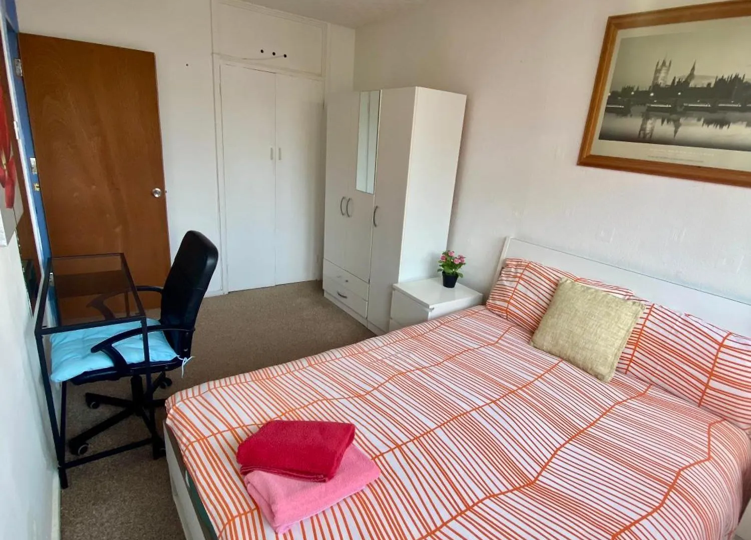 Cosy 3 Bed Apt, Old Truman Brewery! Brick Lane, London, E1 Apartment