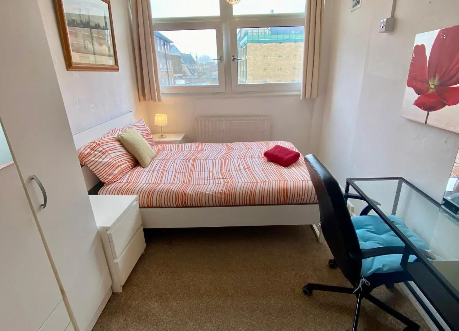 Cosy 3 Bed Apt, Old Truman Brewery! Brick Lane, London, E1 0*, London United Kingdom